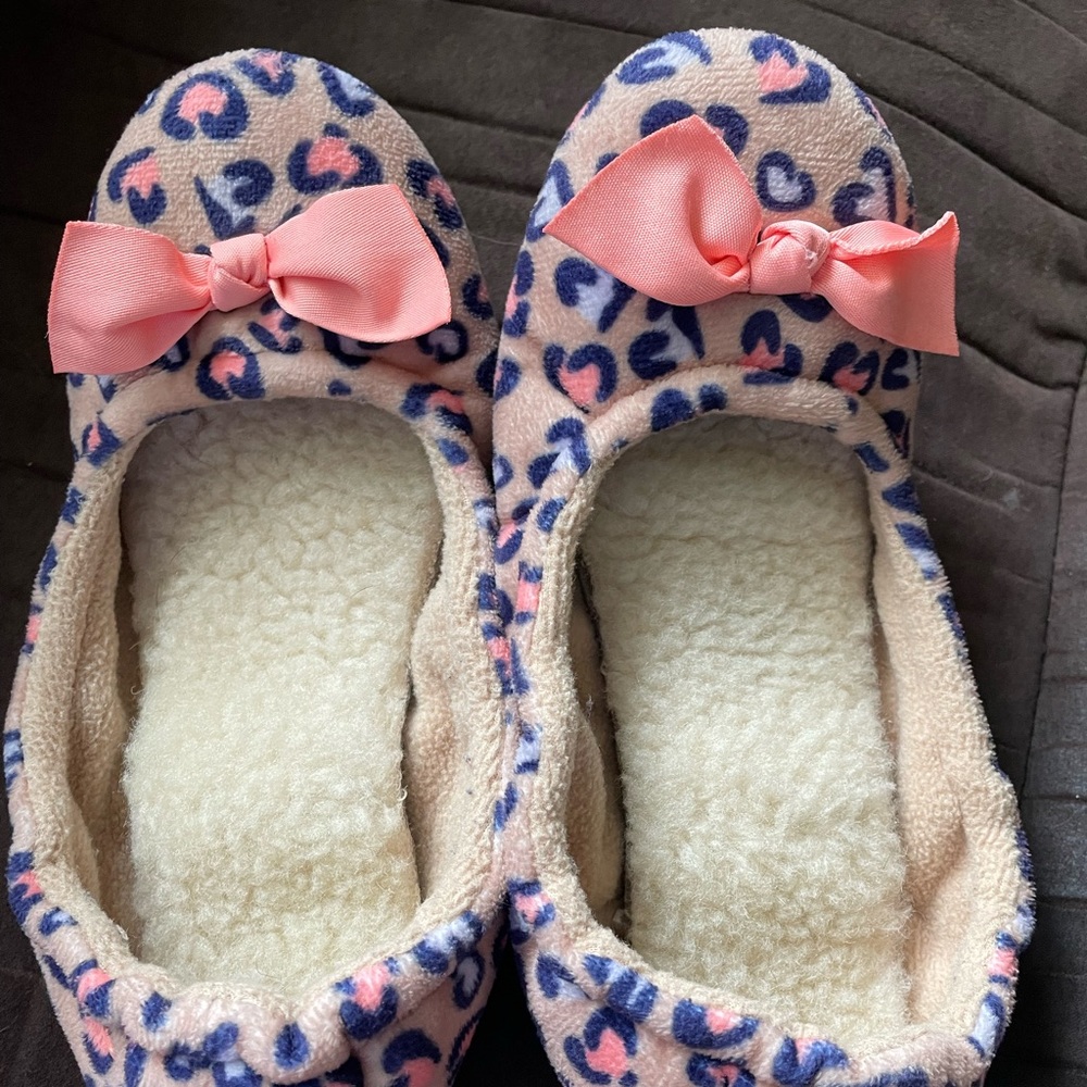 UGG slippers womans size 6-7